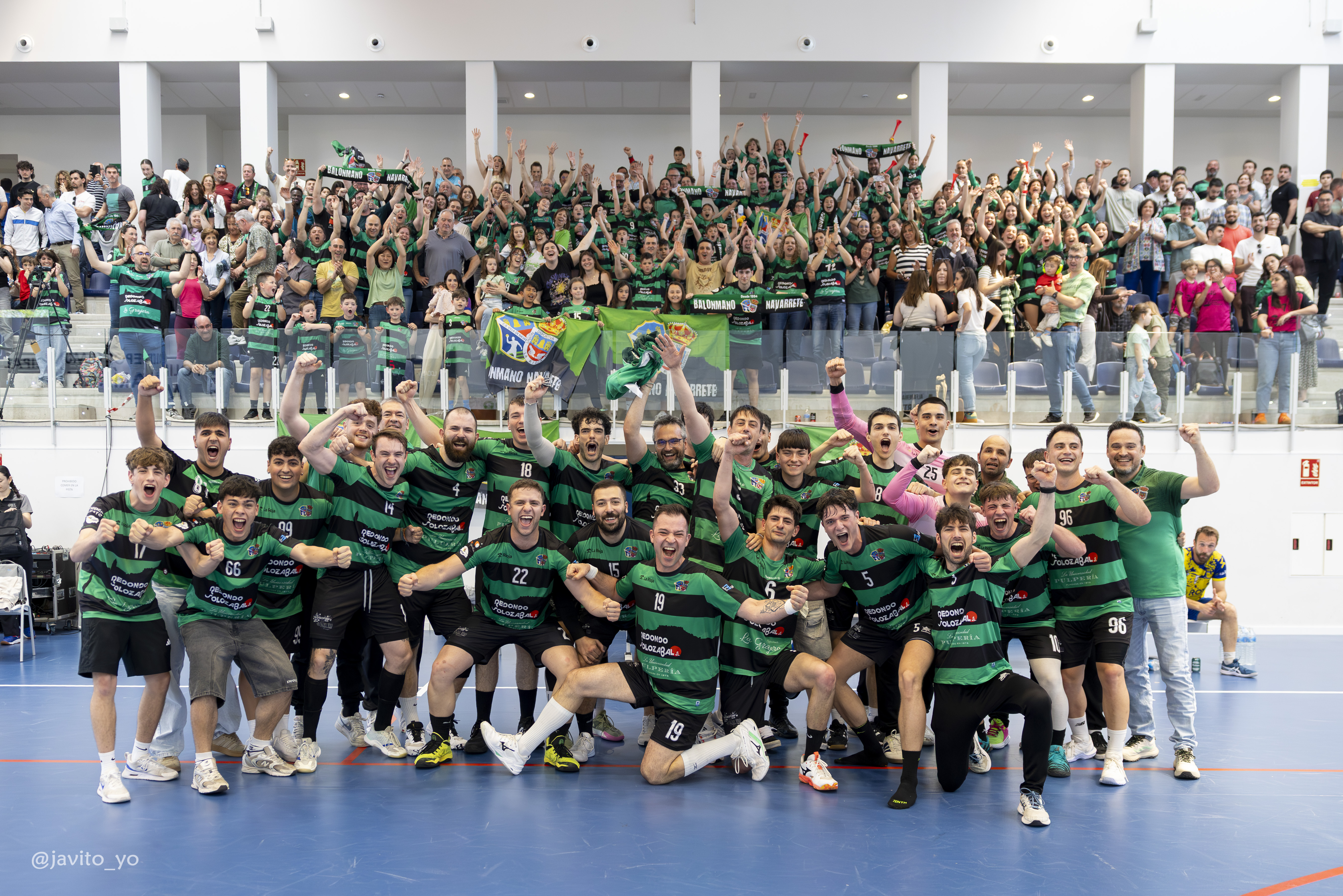Equipo U.D. Navarrete en el pabellón